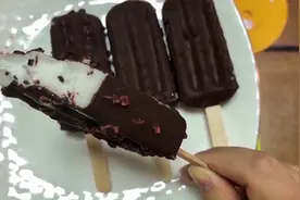 雪糕上的脆皮是怎么制作的？只需要2种材料在家轻松完成