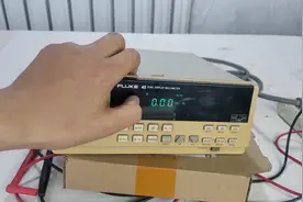 拆解福禄克高档台式万用表，这做工质量真的值10000多吗？视频封面
