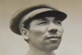 1955年，一野7大纵队出了6位开国将军，为何仅4纵司令没有军衔视频封面
