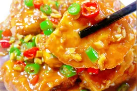 教你做鲜香微辣的蒜蓉辣汁豆腐，操作简单讲解详细，1天3顿吃不腻视频封面