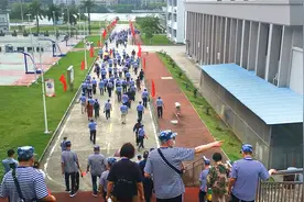 海军节营区相聚，战友们情深意长！视频封面