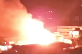 突发！广东惠州塘吓一乙炔厂发生爆炸 现场火花四溅 爆炸声不断
