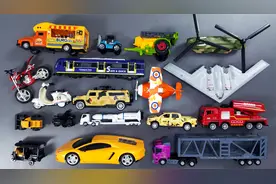 汽车玩具早教认知启蒙英语，认识车辆运输车、跑车、皮卡车视频封面