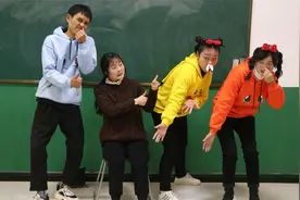 老师的脚太臭，没想无敌用黏土做环保拖鞋，穿上再也不怕脚臭了视频封面