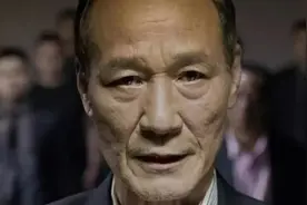 盘点香港有黑道背景的明星，连向华强都不敢惹他......