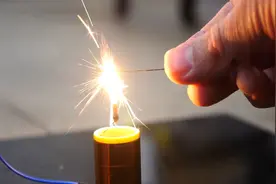 等离子火焰是什么？将钢条放在火焰上，有趣的现象发生了视频封面