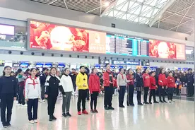 机场快闪，春运人潮中童声合唱《成都》温暖全场，感动视频封面
