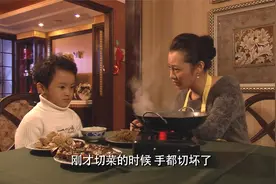 家庭：自闭症女儿平时只要爸爸，后妈耐心照顾，女儿竟开口喊妈妈视频封面