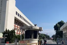 美制F-16V战机正升级！台湾战机升级厂骤然爆炸致1死6伤视频封面