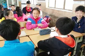 学校分组活动，学生想出各种奇葩组名！你们真不是在搞笑？视频封面
