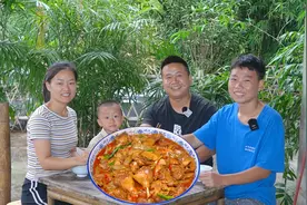 炊二锅用古法做魔芋，整整花几个小时，原来魔芋做法这么简单视频封面