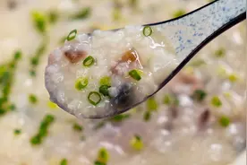 皮蛋粥多做这一步，香浓入味超美味，我家一周吃三次视频封面