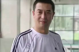 16位女星泳装比基尼合集：娜扎姜妍冰清玉洁，李沁杨幂肤白貌美！视频封面