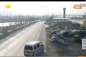 车停路边竟被风吹走？司机和民警都匪夷所思，调出监控才恍然大悟