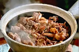 影视中吃狗肉能有多香？砂锅香肉滚一滚，神仙闻了也站不稳视频封面
