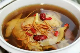 鹿茸炖鸡汤怎么炖才好吃？教你正确做法，汤鲜味美，营养又滋补