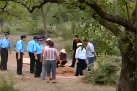 惊天动地：村民发现一个深洞，一看里面不得了，警察立马封锁现场