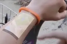 爆笑：兄弟，你这才是真正的手机啊视频封面