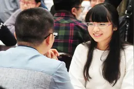 40岁男博士至今单身，都说他太挑了，原来都是母亲在从中作梗视频封面