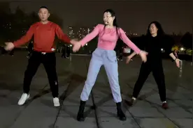 真厉害！教跳新舞《阿佤人民唱新歌》，四哥大姐第一遍就跟下来了