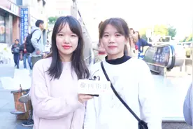 你觉得现在还在用现金支付是落后时代发展吗？路人回答很理智！视频封面