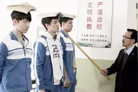 学生爆笑歪改古诗，看完已经忘了原句！真有才，笑坏了…视频封面