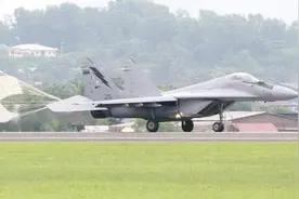 又敲定大订单，中国战机成功拿下东南亚大国！专家：只是一个开始视频封面