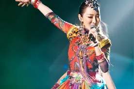汪峰都想不到！萨顶顶翻唱这首《存在》竟这么好听，丝毫不输自己视频封面