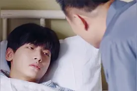 高中生阑尾炎住院，爸爸竟强行把人带回家，逼他给自己做饭，影视视频封面