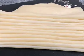 快速制作薄饼，掌握这个技巧，一次做12张不是问题，张张皮薄如纸