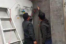 6720元，老三家终于也装上了天然气，从此告别柴火时代视频封面