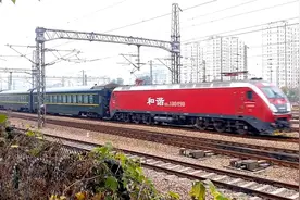 杭州开往哈尔滨西的普速Z字火车 Z176次列车快速通过艮山门视频封面