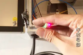 广电的两芯光缆接电视宽带，各走各的互不干扰，就是有点麻烦视频封面