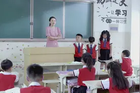 新版没交作业的奇葩理由，小雨老师没想到学生这么有才视频封面