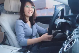 女司机试驾亲戚60多万买的奔驰E300L，内饰太豪，开着有点心慌！