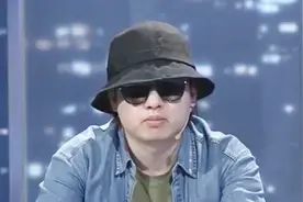 儿子从小没有父爱和母爱 在八九岁时和继母生活 两人相处成问题视频封面