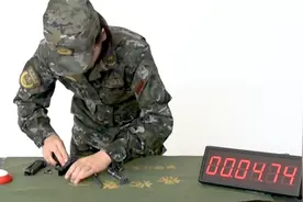 等你挑战！武警女兵14秒48有光分解结合92式9毫米手枪