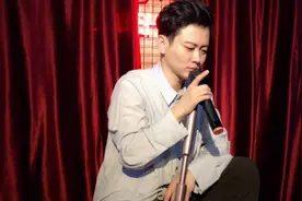 德云社演员都各有绝活！孟鹤堂大秀b-box，旁边郭德纲一脸嫌视频封面