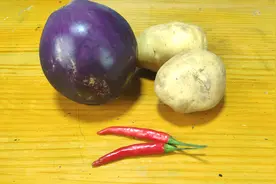 炒土豆时加一个茄子，能好吃2倍，简单几步，怎么做都不废视频封面