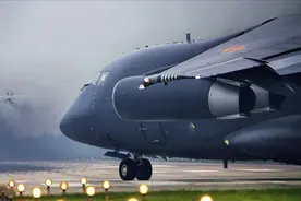 意义重大 运-20不仅在于运输 它未来的蜕变会让中国空军如虎添翼 视频封面