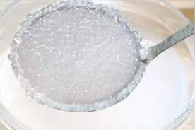 怎样煮出晶莹剔透的西米？记住几个窍门，快速又简单，好吃有嚼劲