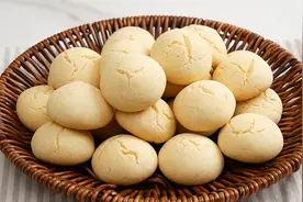 蜂蜜蛋奶酥，简单易做，酥软可口，一口一个，追剧必备小零食