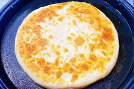 夏天孩子不爱吃饭，教你芒果千层饼，补充维生素，香甜又多层视频封面