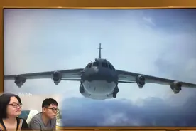 使命召唤16全网免费，小两口赶紧试玩。