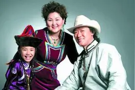 当年的吉祥三宝，如今爸爸去世，妈妈隐退，就连女儿也不是亲生的视频封面