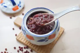 广东妈妈教你熬红豆沙，学会这一步，红豆绵软容易熬出沙，特简单