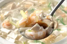 夏天多给孩子喝虾仁豆腐汤，补钙又长高，做法简单营养，快来试试视频封面