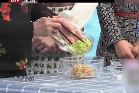 青萝卜拌海蜇怎么做才好吃？调料用量有讲究！看过你就学会了视频封面