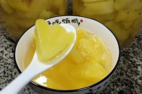 菠萝酸不要紧，教你在家做菠萝罐头，酸甜可口，一次做7斤不吃够视频封面