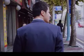 人不能太嚣张上一秒打人下一秒被打视频封面